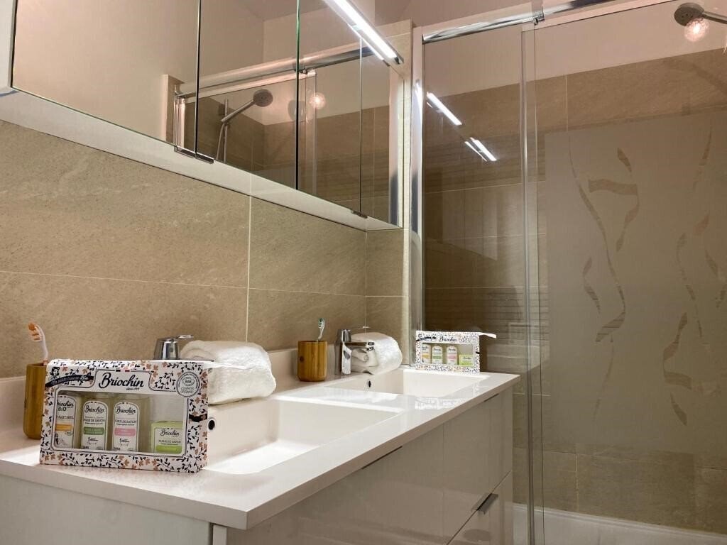 Zdjęcie L' Interlude 3*