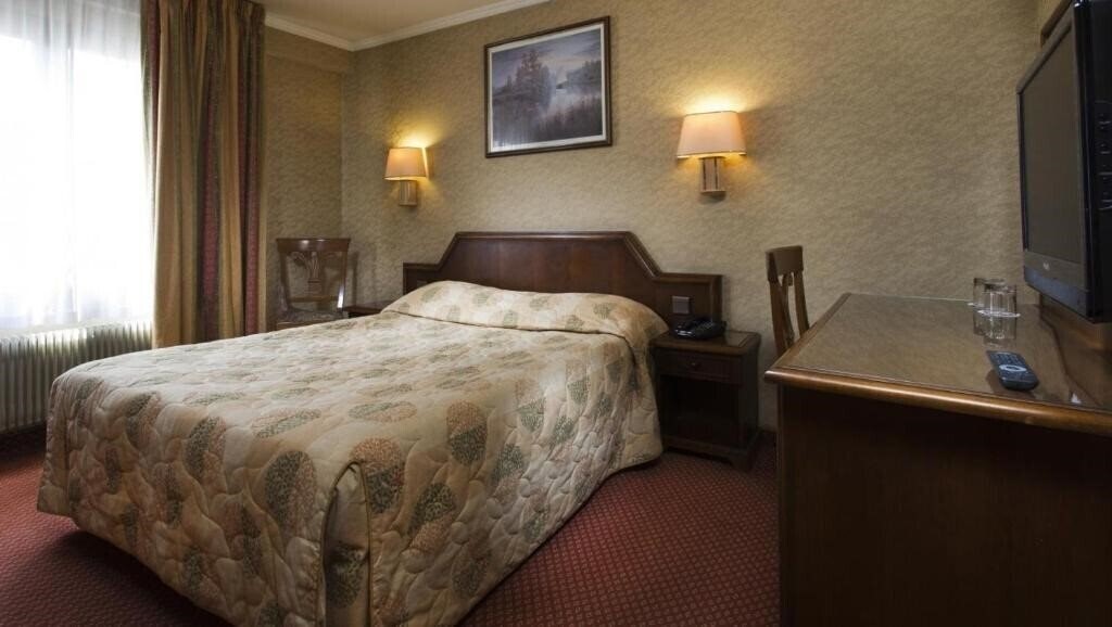 Фотографія Meslay Republique 3*