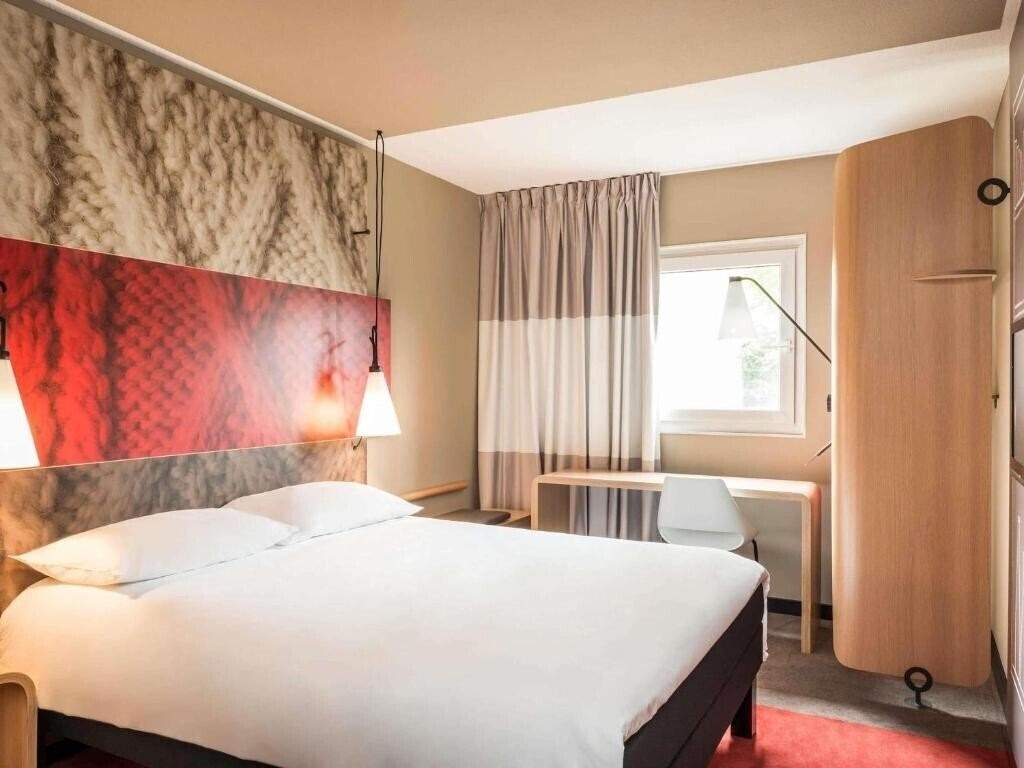 Hotel Ibis Paris Canal Saint Martin 3*