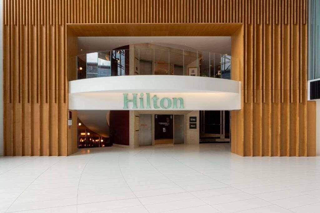 Hotel Hilton Paris La Defense 4*
