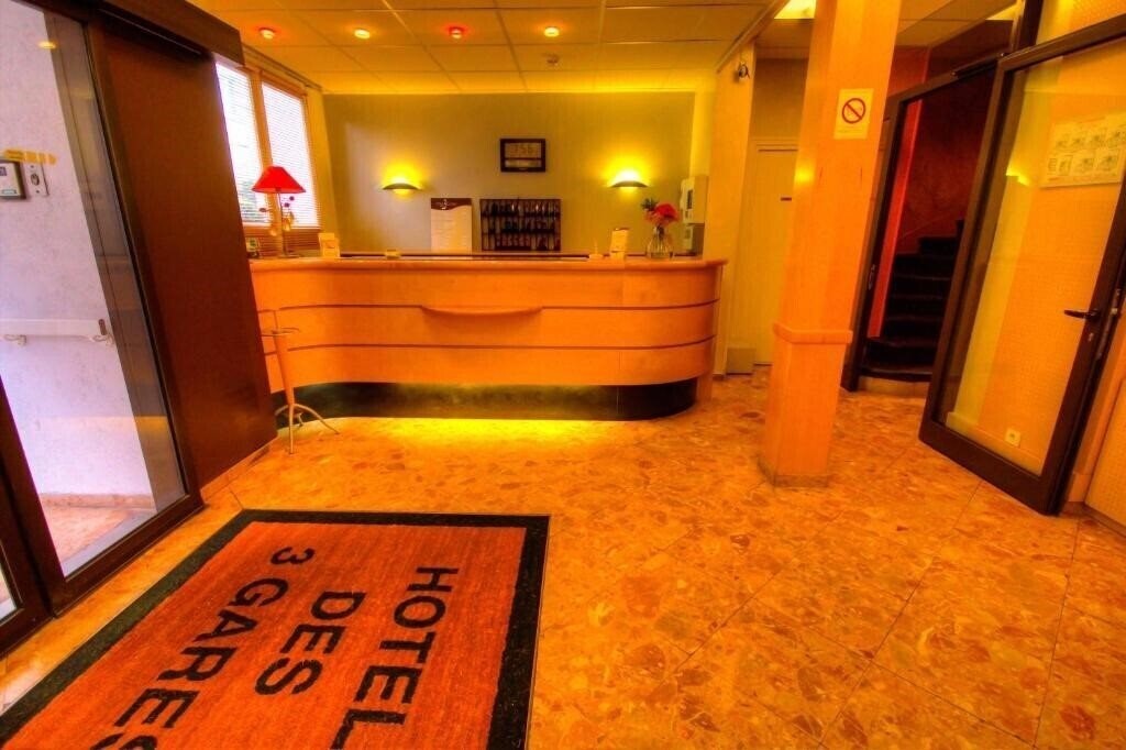 Zdjęcie Hotel Des Trois Gares 3*