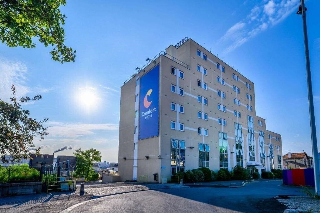 Готель Comfort Hotel Paris Porte d'Ivry 4*