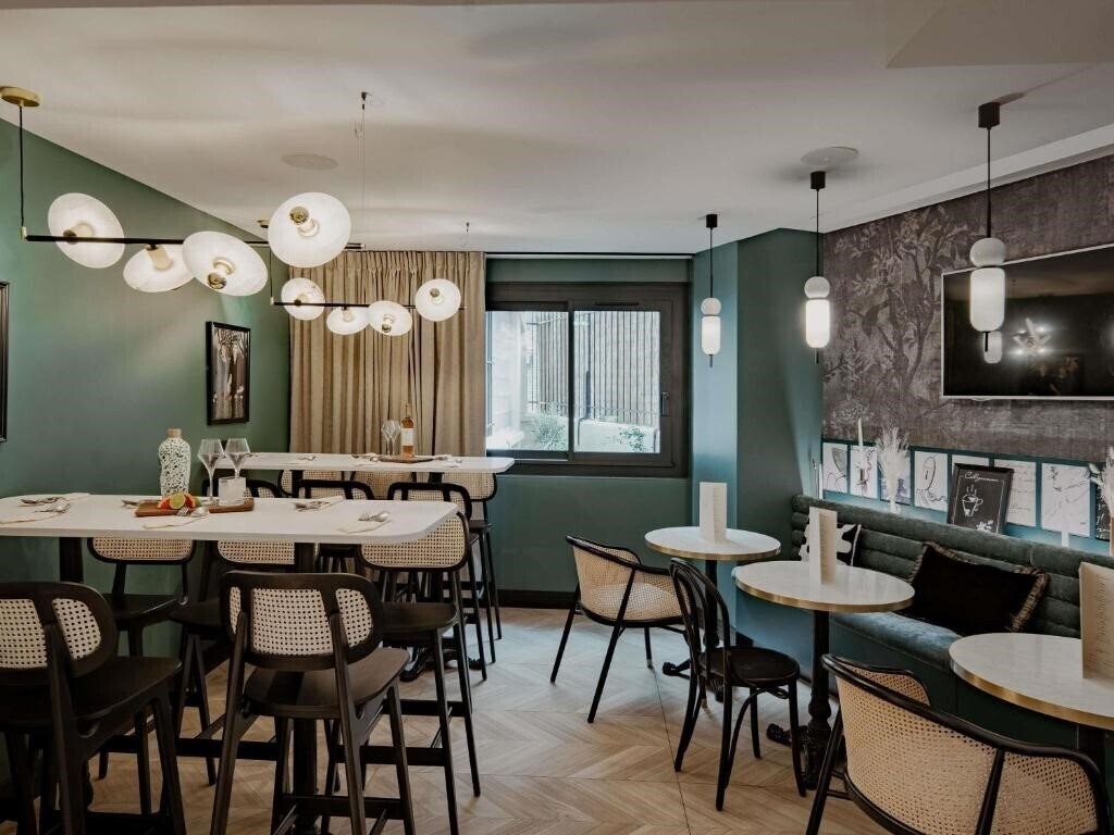 Obraz Mercure Paris Tour Eiffel Pont Mirabeau 4*