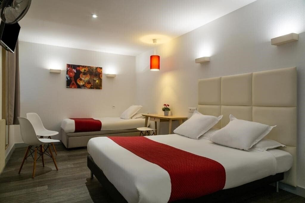 Отель Hotel Lecourbe 3*