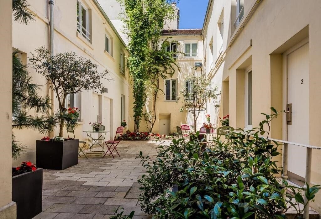 Зображення Hotel Lecourbe (ex. The Originals City Hotel Lecourbe Paris Tour Eiffel, Inter Hotel Lecourbe) 3*