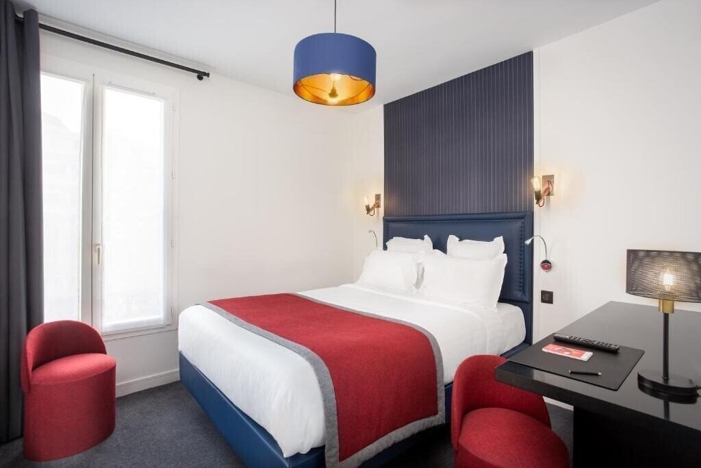 Zdjęcie Clarisse 2*