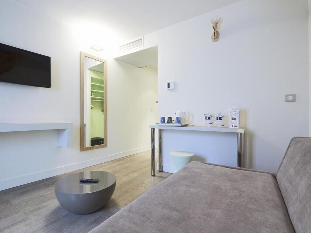 Zdjęcie Kyriad Paris Montmartre 2*