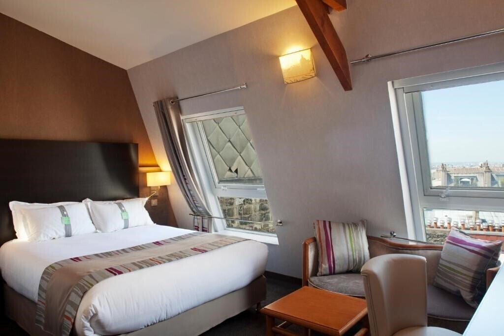 Отель Holiday Inn Paris Montmartre 3*