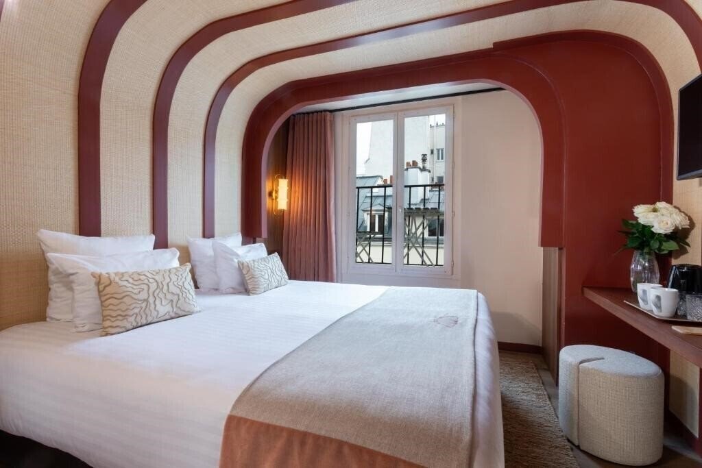Отель Hotel Sacha 2*