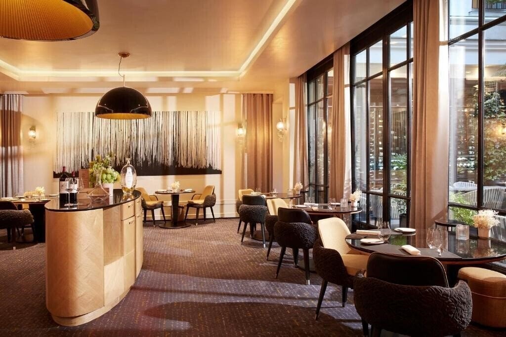 Hotel Le Burgundy Paris 5*