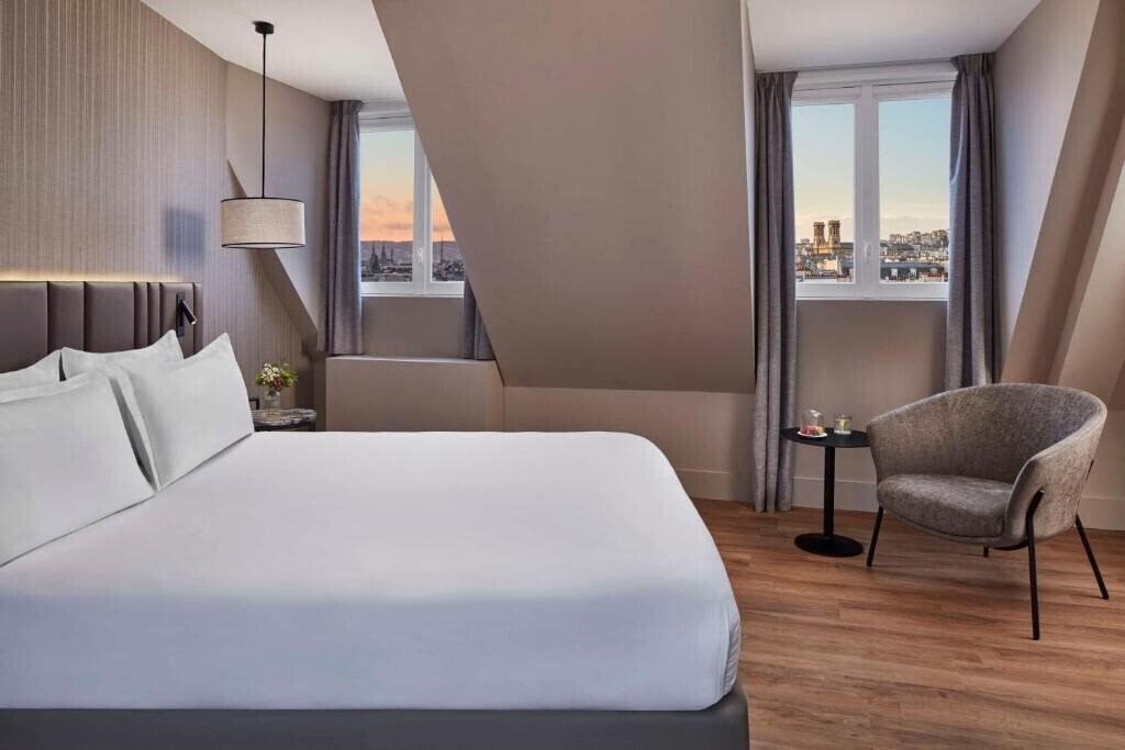 Zdjęcie NH Paris Gare de l'Est (ex. Holiday Inn Gare de l'Est) 4*