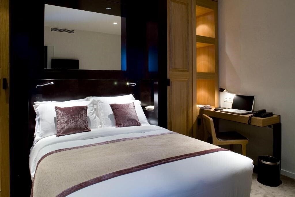 Готель Marceau Champs Elysees 3*