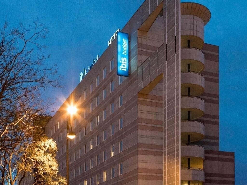Hotel Ibis Budget Paris Porte De Montmartre 1*