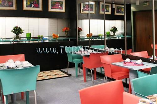 Zdjęcia De Chateaudun 3*