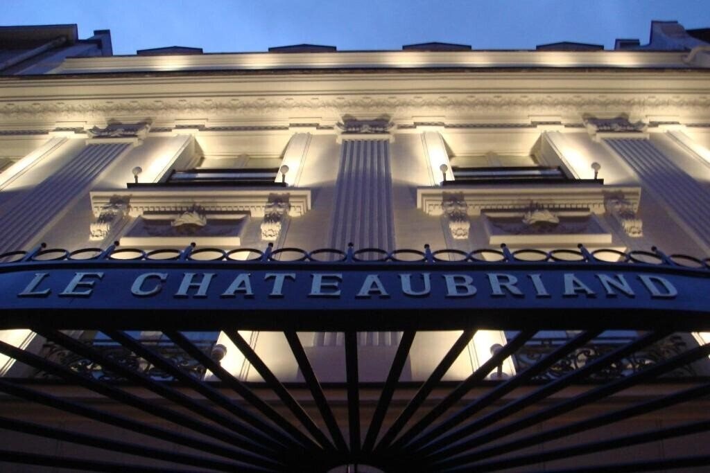 Hotel Chateaubriand 4*