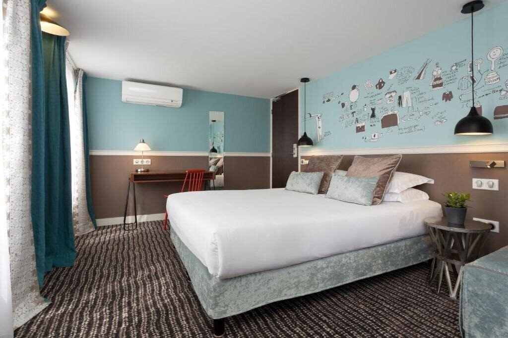 Отель Hotel des 3 Poussins 3*