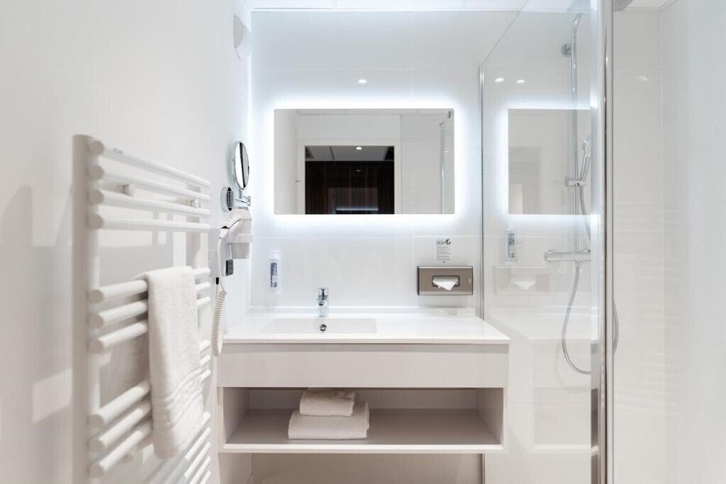 Zdjęcia Westotel Taverny Paris Val d'Oise 4*