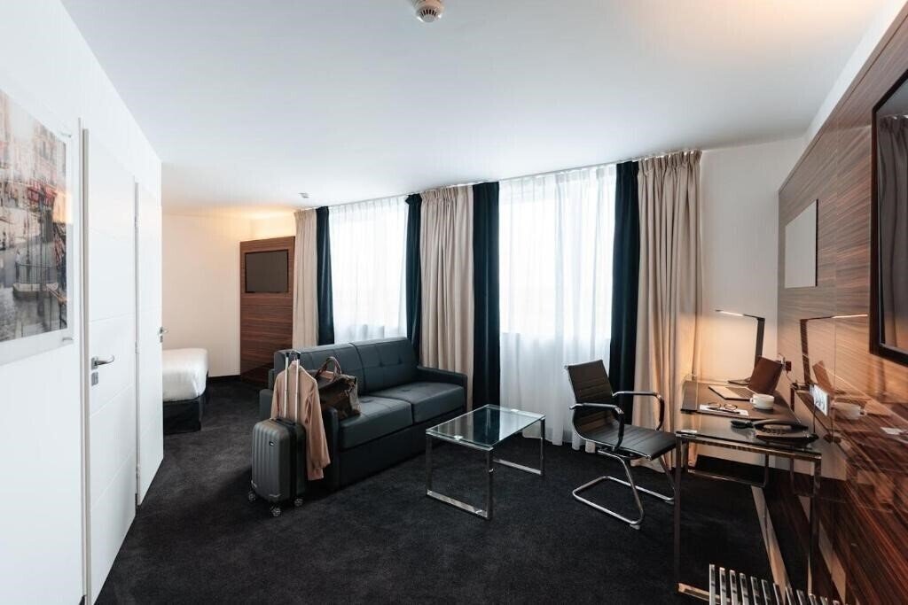 Obraz Westotel Taverny Paris Val d'Oise 4*