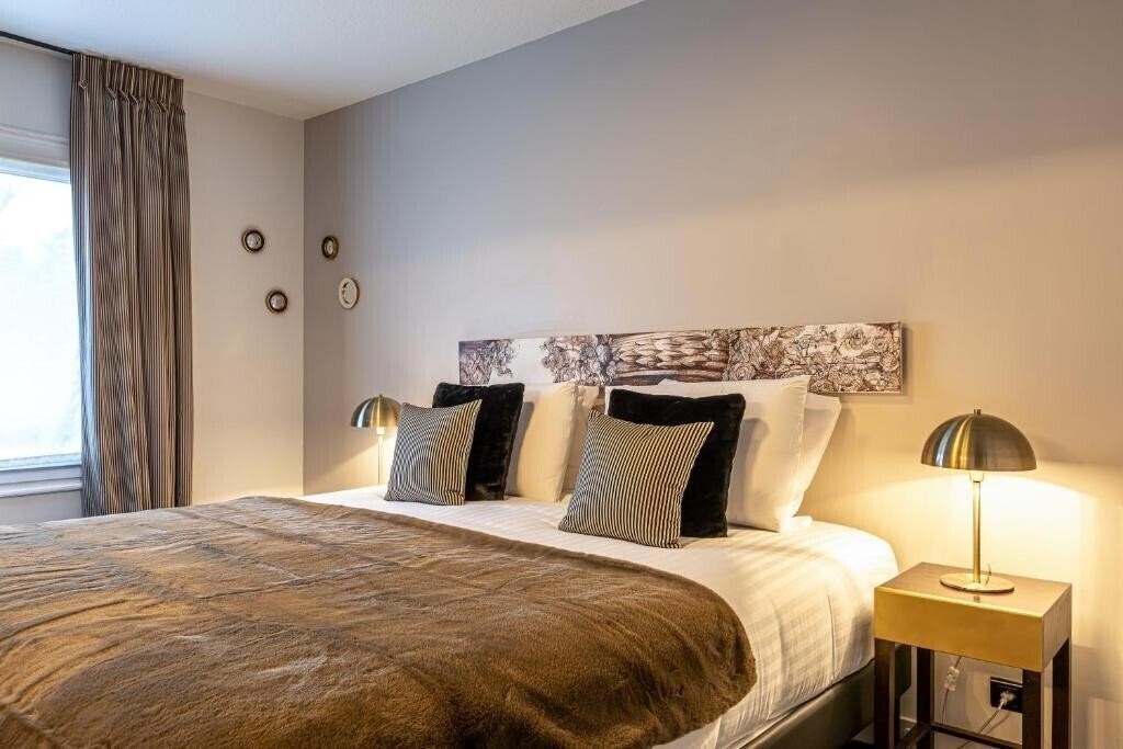 Отель Hotel le Quorum Saint Cloud 3*