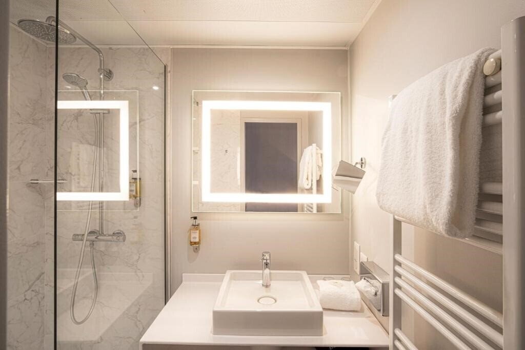 Картинка Hotel le Quorum Saint Cloud 3*