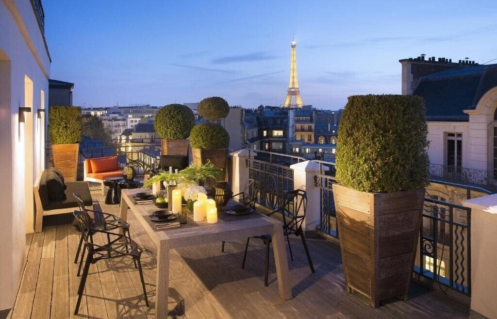 Отель Hotel Marignan Champs Elysees 5*