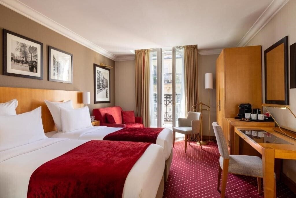 Фото Hotel Royal Saint Michel 4*