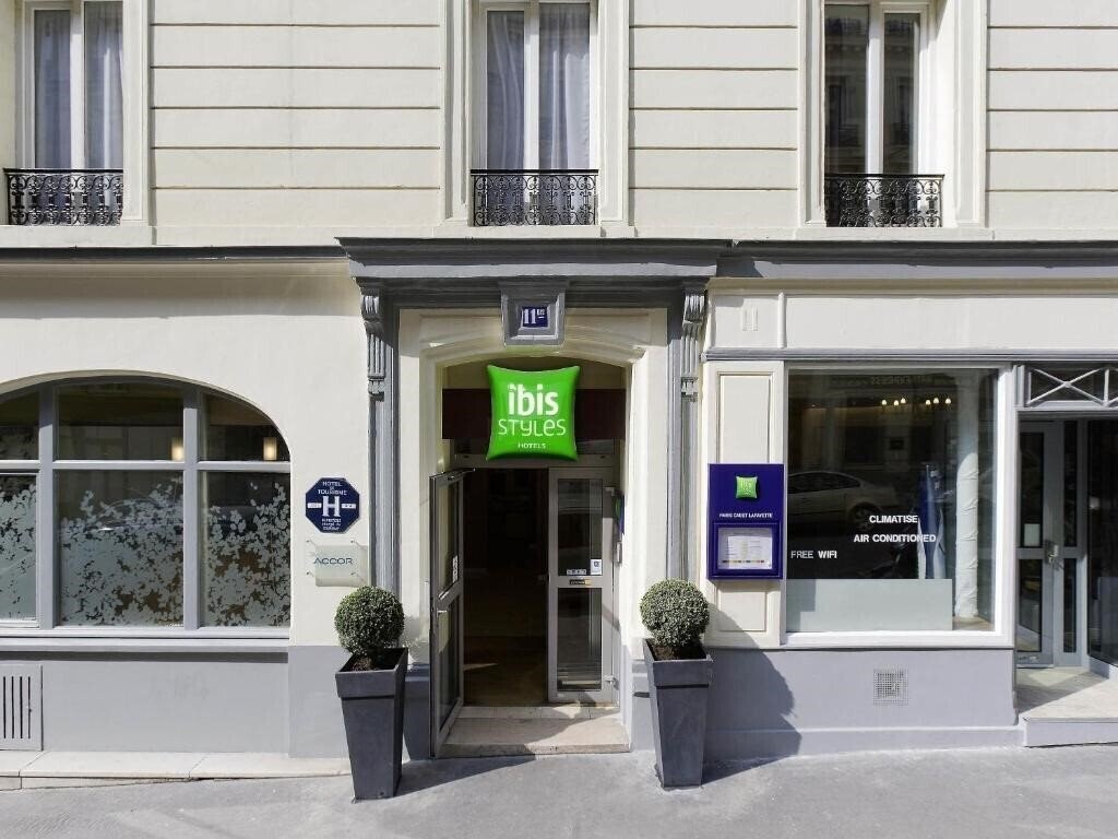 Отель Ibis Styles Paris Cadet Lafayette 3*