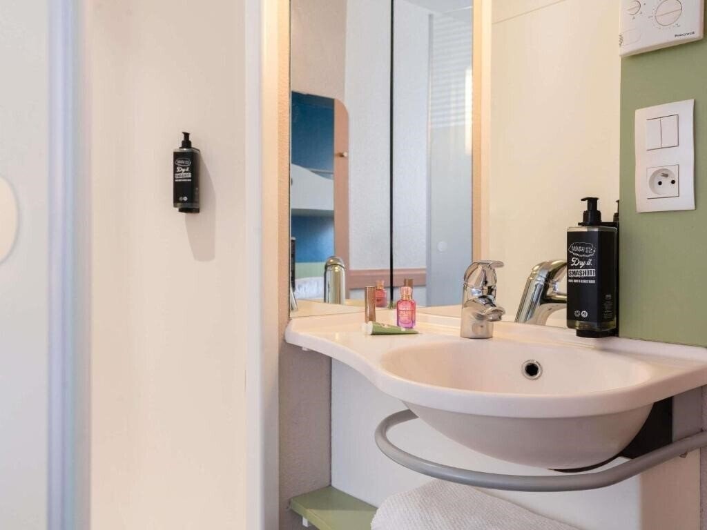 Zdjęcie Ibis Budget Paris La Villette 19eme 2*