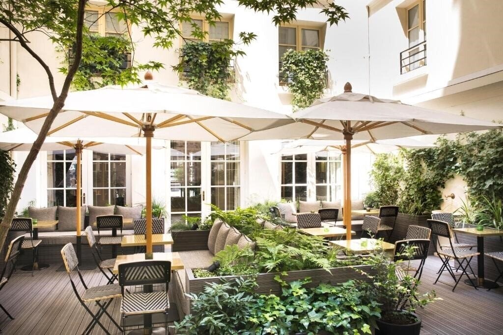 Отель Hotel D'Aubusson 5*