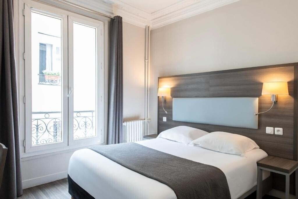 Zdjęcia Est Hotel 3*