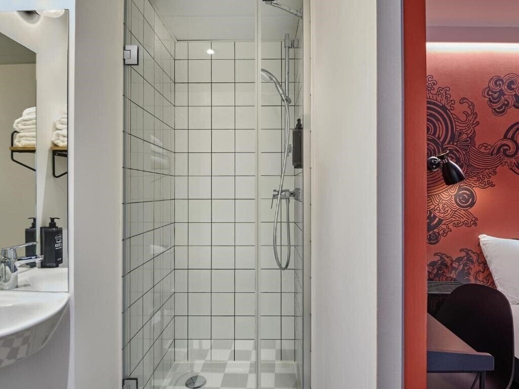 Фотография Ibis Styles Paris Gare de l'Est Magenta 3*