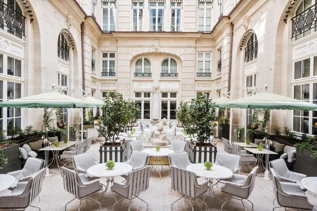 Hotel De Crillon 4*