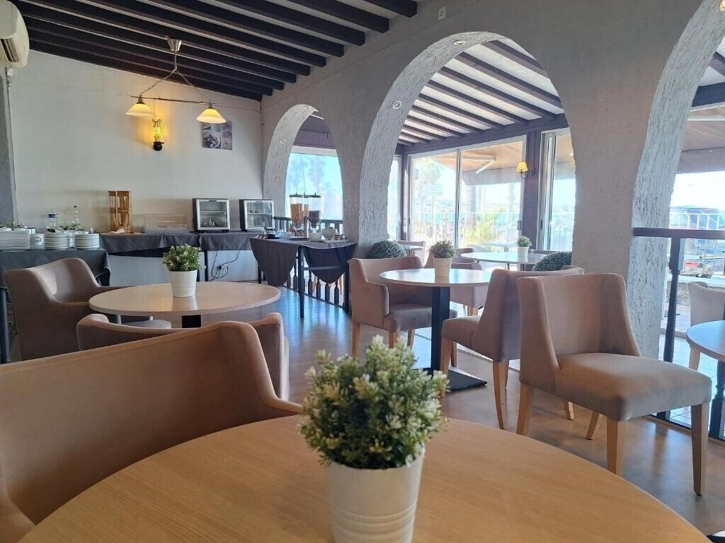 Obraz Adonis Six Fours (ex. Bel Azur Hotel) 2*