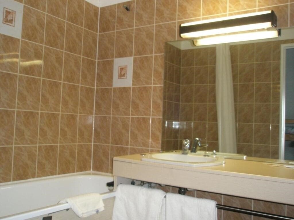 Zdjęcia Hotel Restaurant Pavillon Carina (ex. Hotel Carina Pavillon) 2*