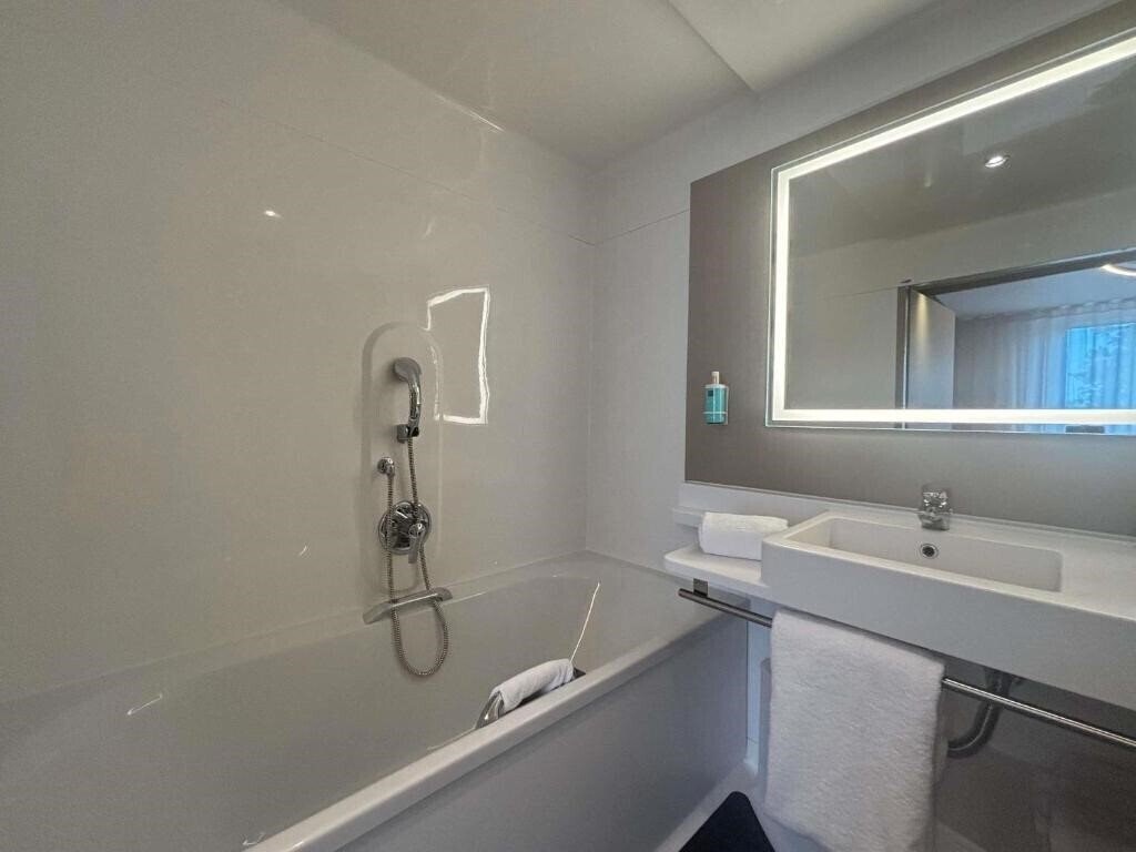 Zdjęcie Novotel Suites Rouen Normandie (ex. Suite Novotel Rouen Normandie) 4*