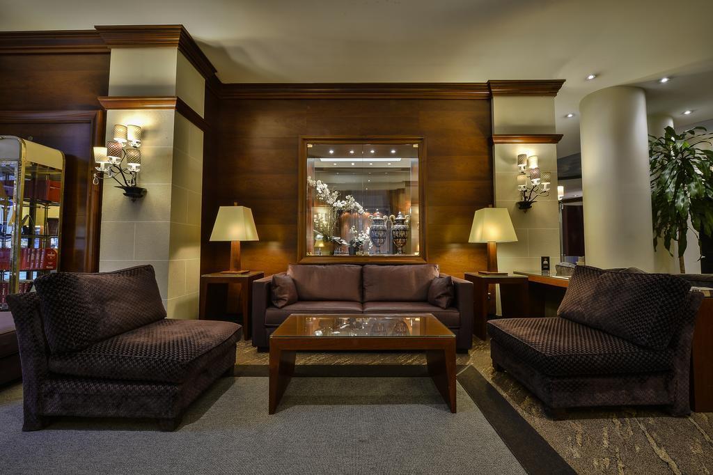 Hotel Maison Rouge 4*