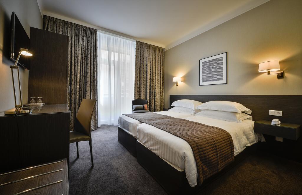 Zdjęcia Maison Rouge 4*