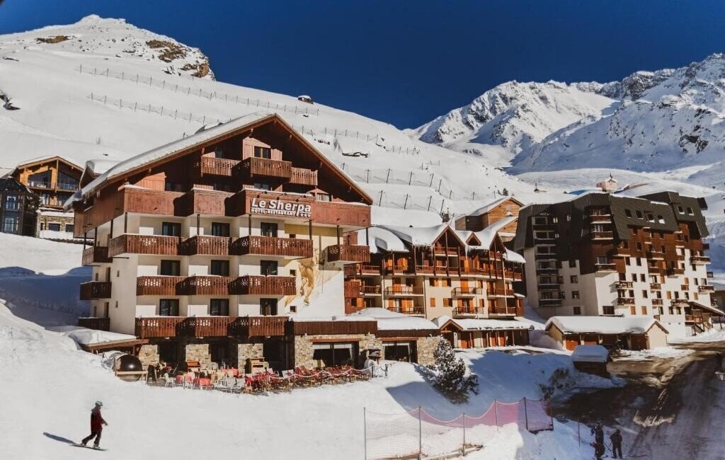 Готель Hotel Le Sherpa 3*