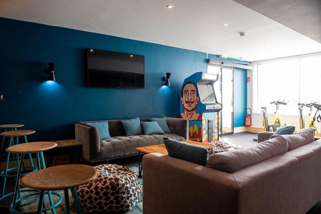 Zdjęcie Fahrenheit Seven 4*