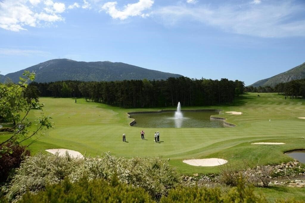 Hotel Chateau De Taulane 4*
