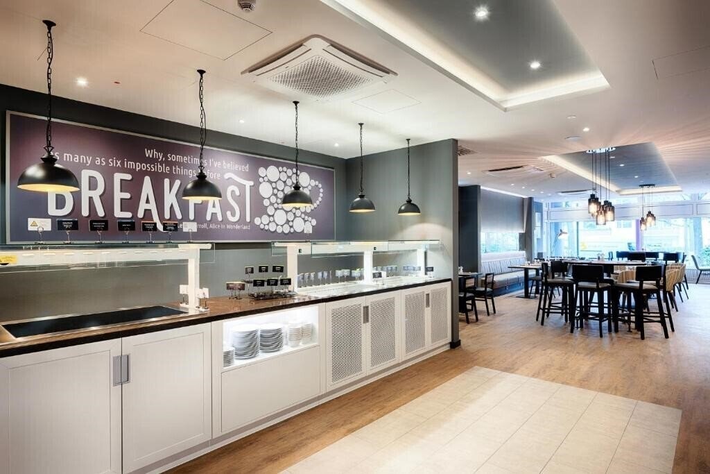 Изображение Premier Inn Berlin City Süd Hotel (ex. Azimut Hotel Berlin City South) 3*