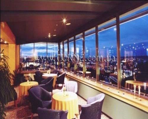 Отель Crowne Plaza 4*