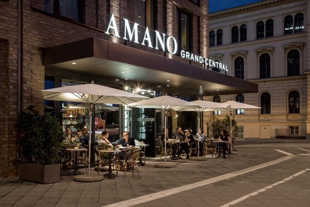 Готель Amano Grand Central 3*
