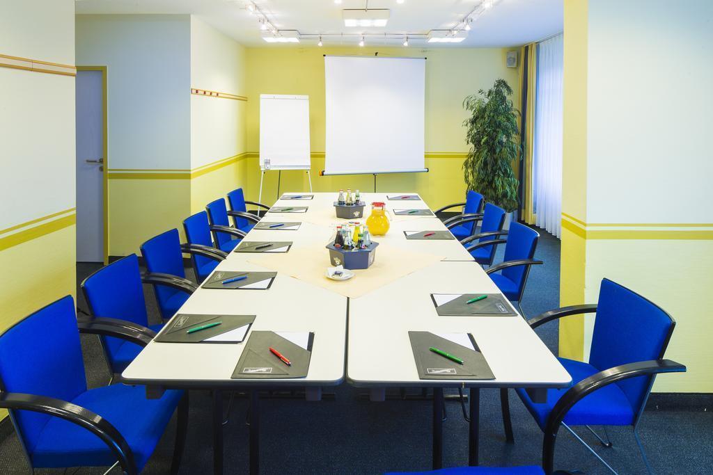 Zdjęcie Am Terrassenufer 4*