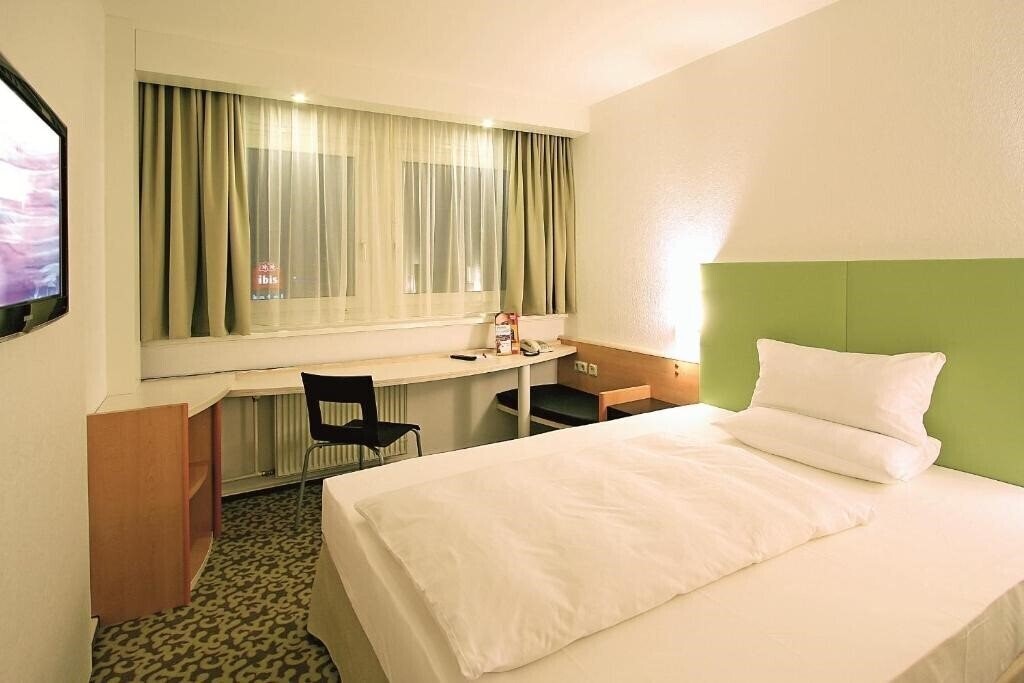 Фото Ibis Hotels Dresden 3*