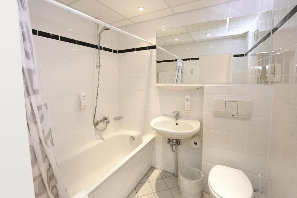 Фотографія Ibis Hotels Dresden 3*