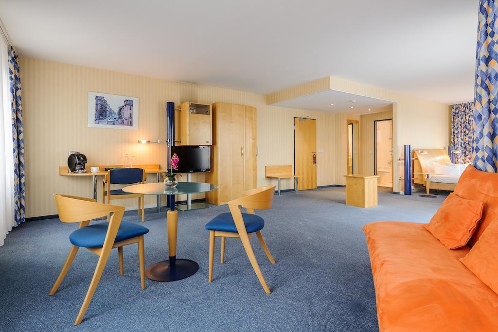 Zdjęcie Mercure Hotel Dresden Elbpromenade 3*