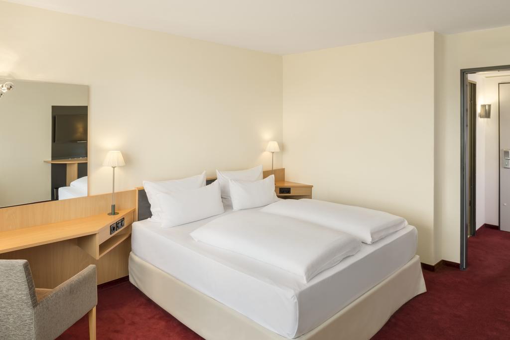 Hotel Nh Dresden Neustadt 4*