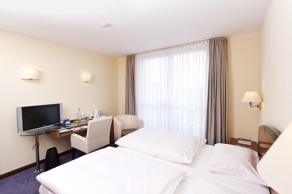 Hotel Radisson Blu Park Hotel & Conference Centre 4*