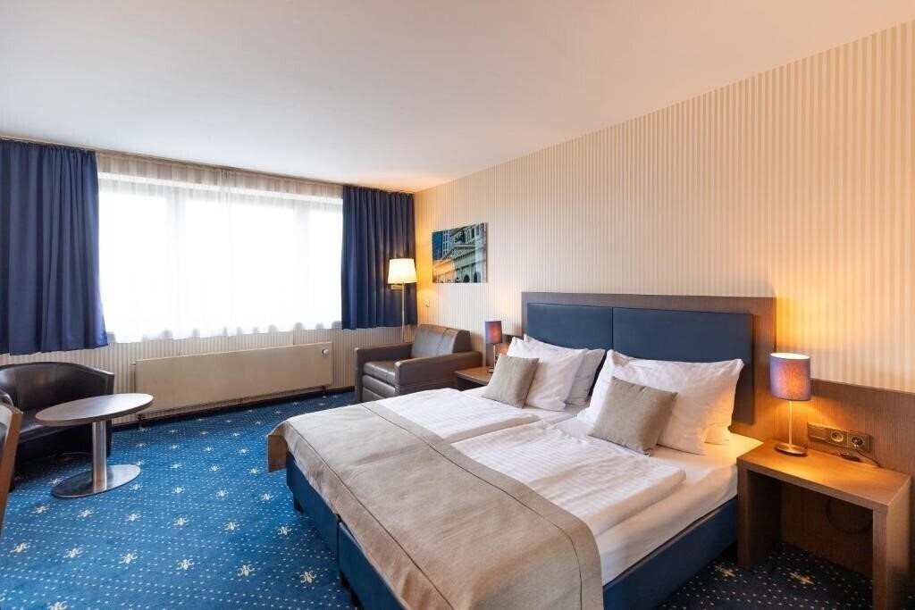 Отель Novum Business Imperial Messe 4*